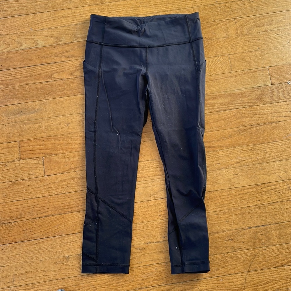 Black lulu cropped leggings, good for running, lightly used, size 6